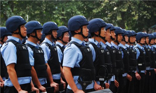 警用装备配发仪式现场