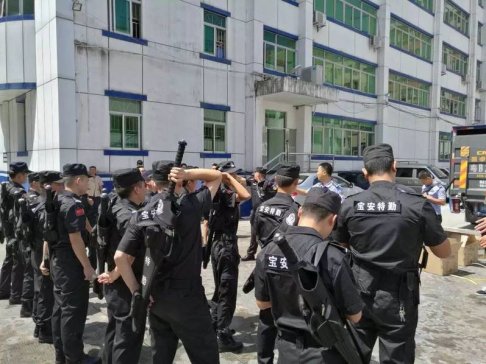 巡逻警棍