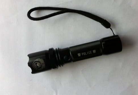 警用强光手电筒1